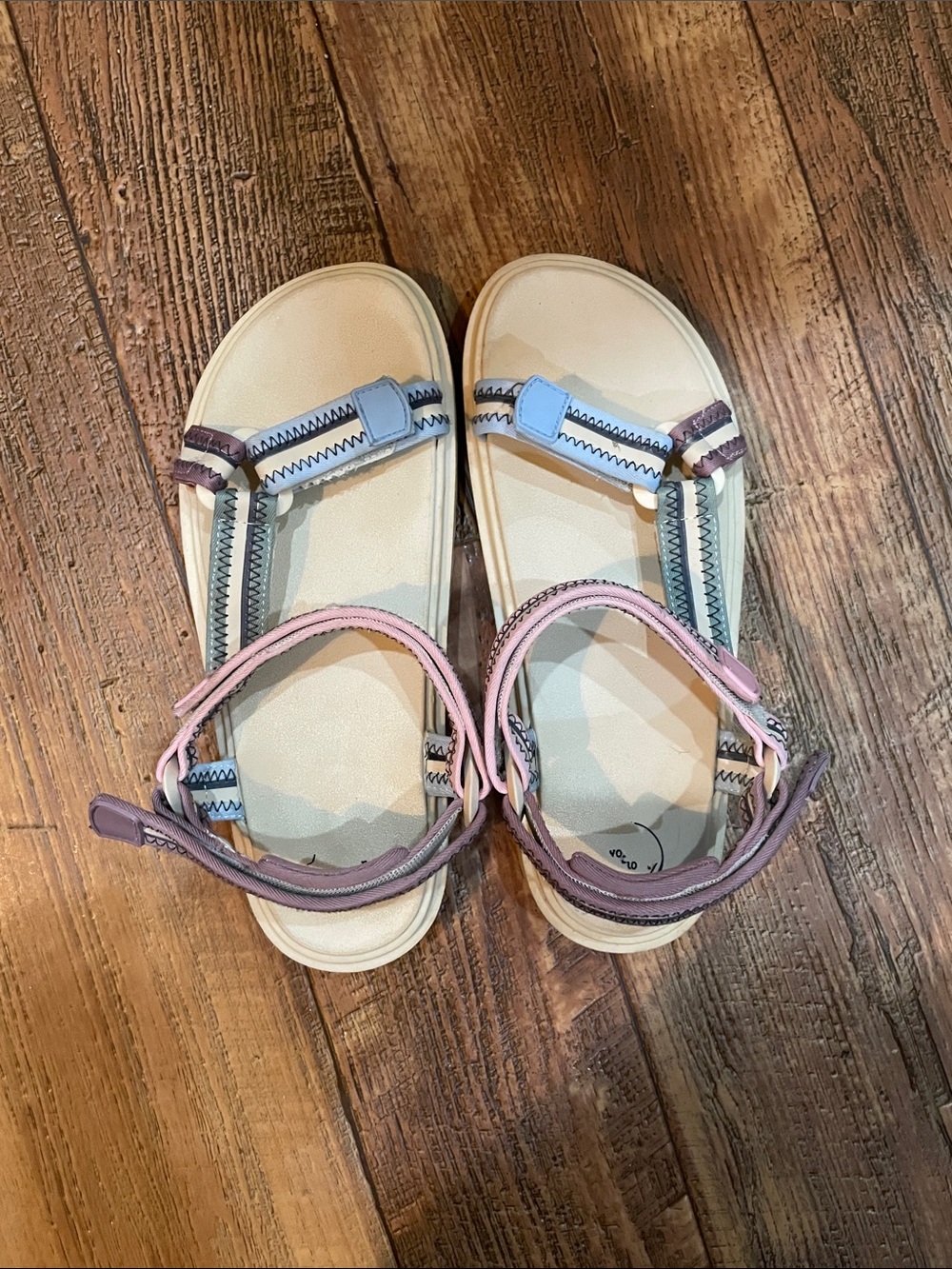Wonder Nation Girls Chunky Nature Sandals featuring pastel-colored straps